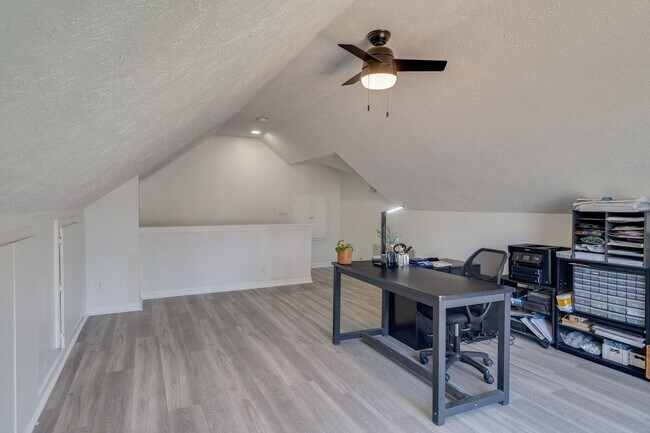 Foto del edificio - 103 Hunterwood Ct