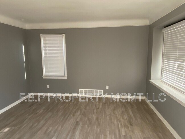 Foto del edificio - 19480 Huntington Rd