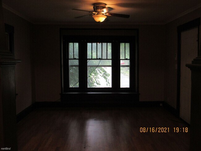 Building Photo - 2 br, 1 bath House - 406 Adams St