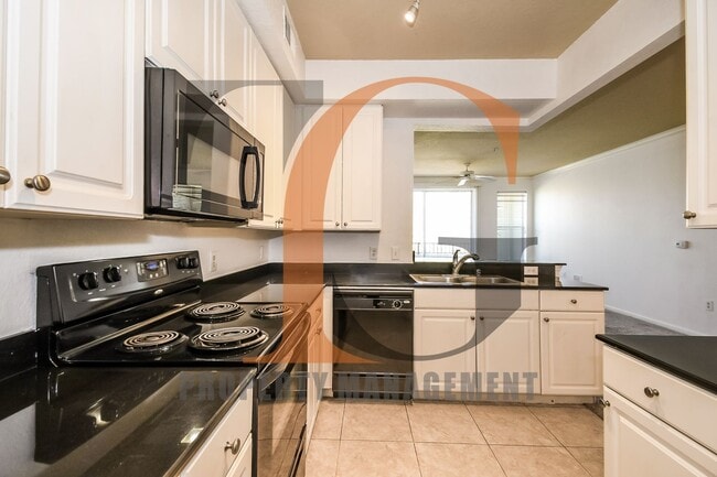 Building Photo - 2/2 Condo in the Gated Community of Villa ...