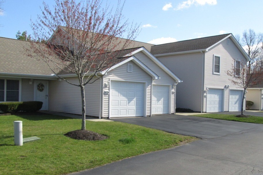 Sawgrass Apartments – photo 1