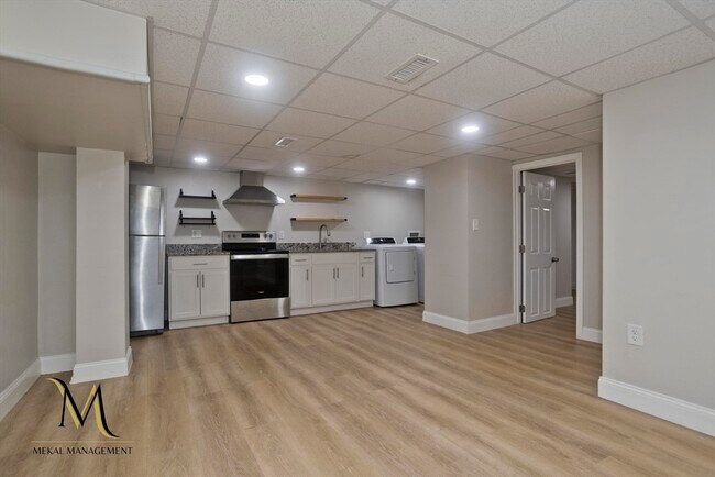 Building Photo - 78 Elm St