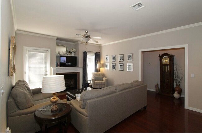 Foto del edificio - 11220 S Cedar St