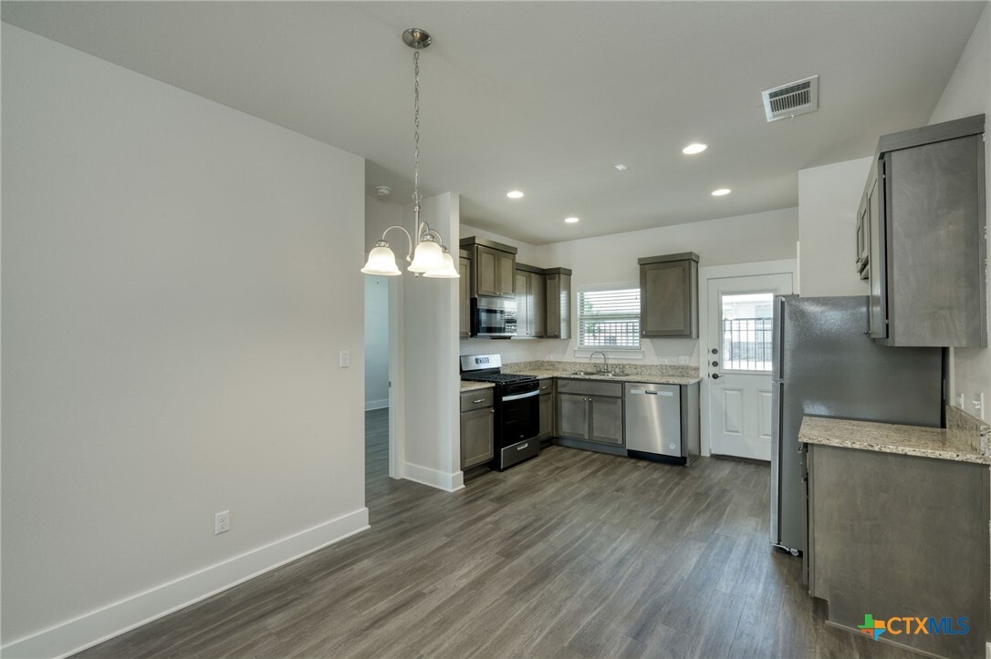 Foto del edificio - 1300 Black Locust Drive West