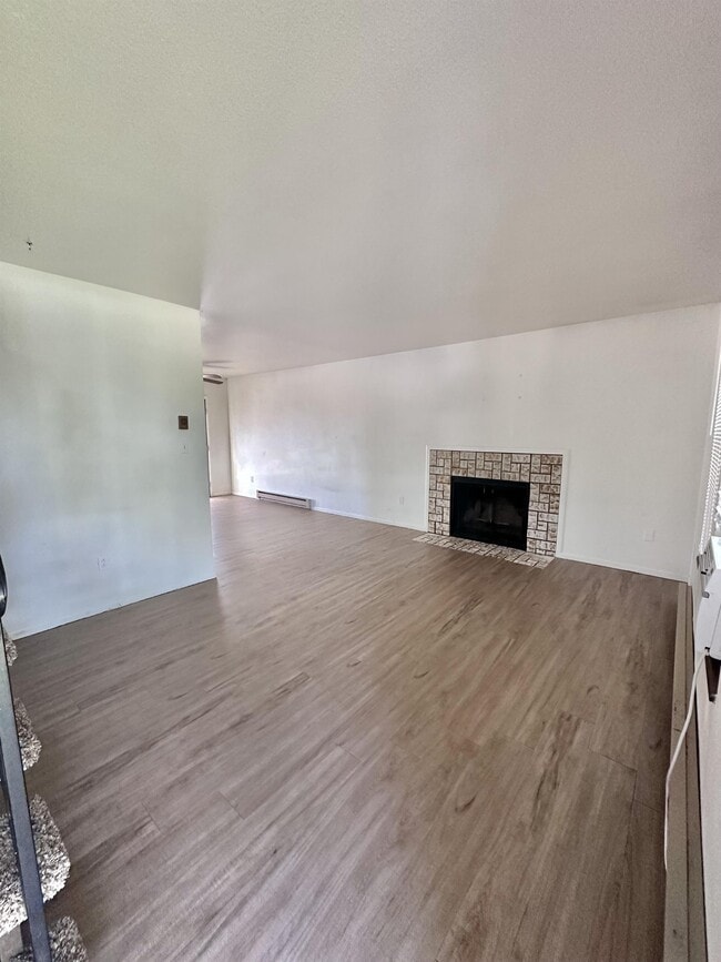 Building Photo - 3107 Azalea Dr