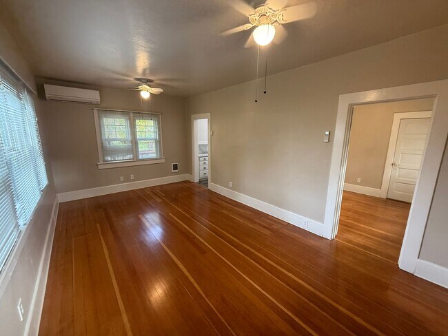 Foto del edificio - Charming 1BR/1BA House