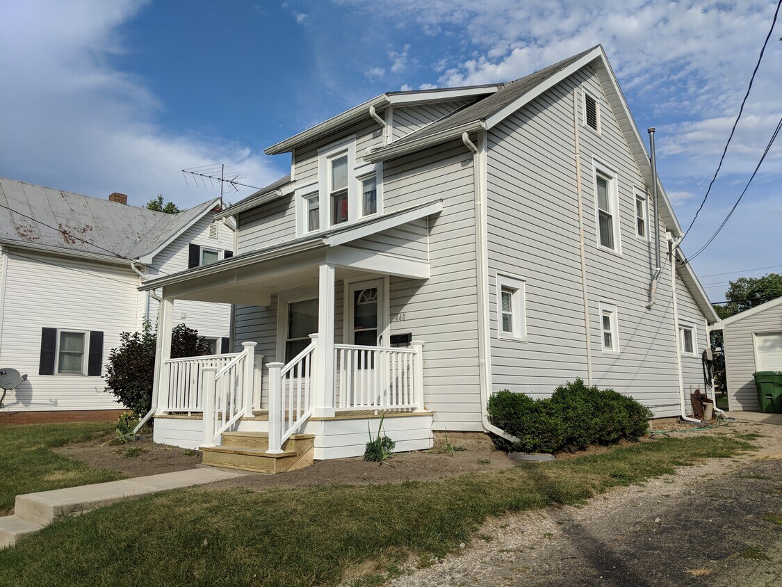 Foto del edificio - 440 Milford Ave