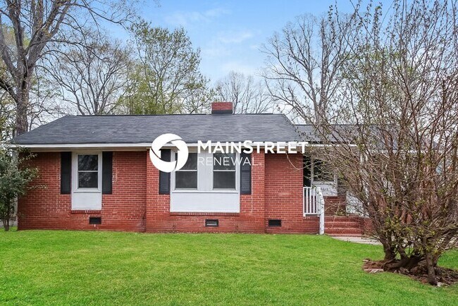 Foto del edificio - 4 Bedroom Pet-Friendly Home in Charlotte, NC with Main Street Renewal