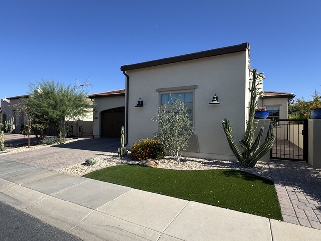 Foto del edificio - 120 E Iloca Ln