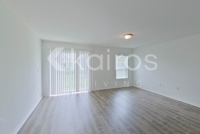 Building Photo - 158 Snedeker St