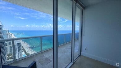 Building Photo - 1830 S Ocean Dr