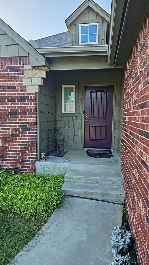 Building Photo - Beautiful one-Story home in Stone Wood Cro...