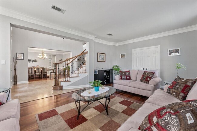 Building Photo - 2147 Hilton Head Dr