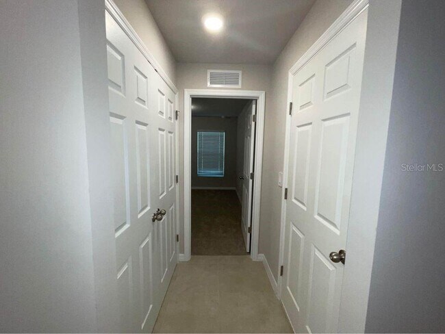 Foto del edificio - 22319 Walton Ave