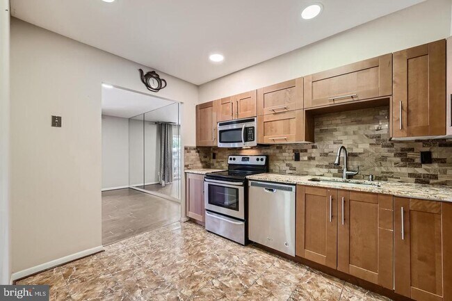 Building Photo - 7203 Rockland Hills Dr