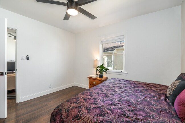 Interior Photo - 425-445 Casazza Dr