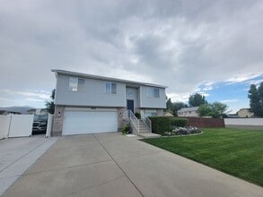 Building Photo - 3152 Marcrest Dr
