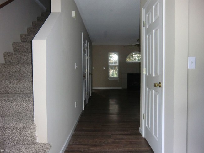Building Photo - 416 Orchard View Ct