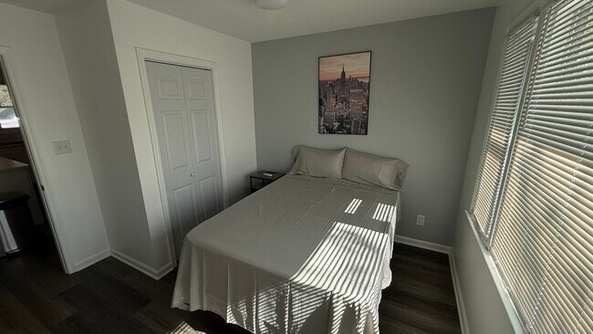 Foto del edificio - 422 Powell Mill Rd