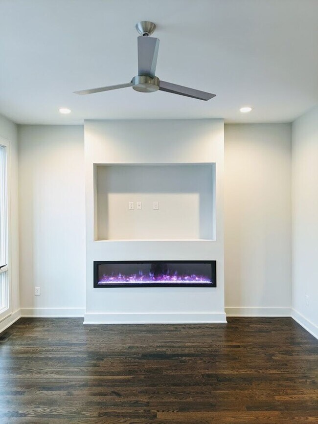 Foto del edificio - Luxury Townhome in Desirable Germantown Neighborhood