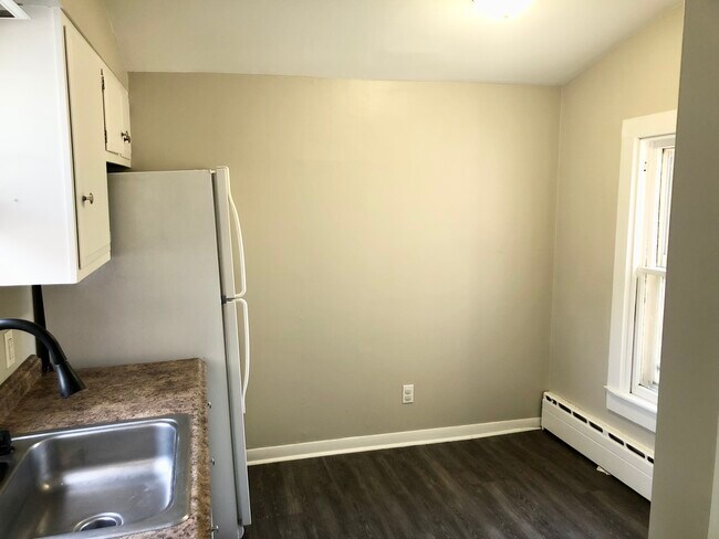 Kitchen - 424 W Church St