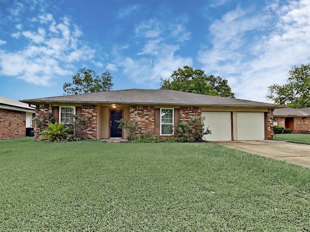 2115 Heritage Colony Dr, Friendswood, TX 77546 House Rental in