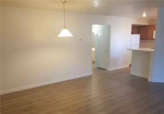 Building Photo - Charming 1st Floor Comdo