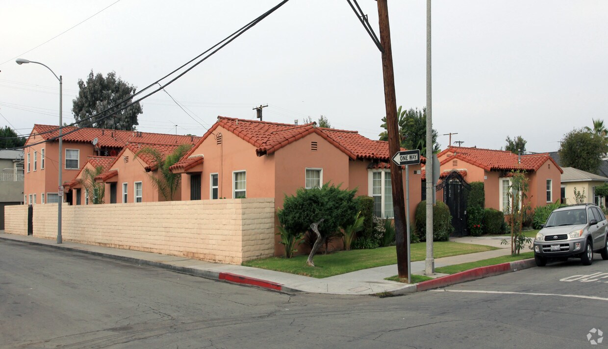 Primary Photo - 801-815 Saint Louis Ave
