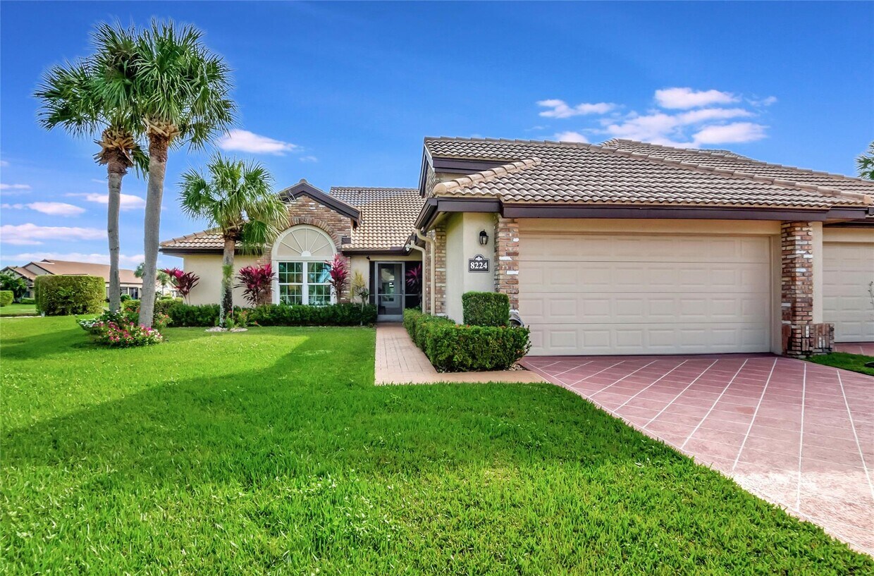 Primary Photo - 8224 Cassia Dr