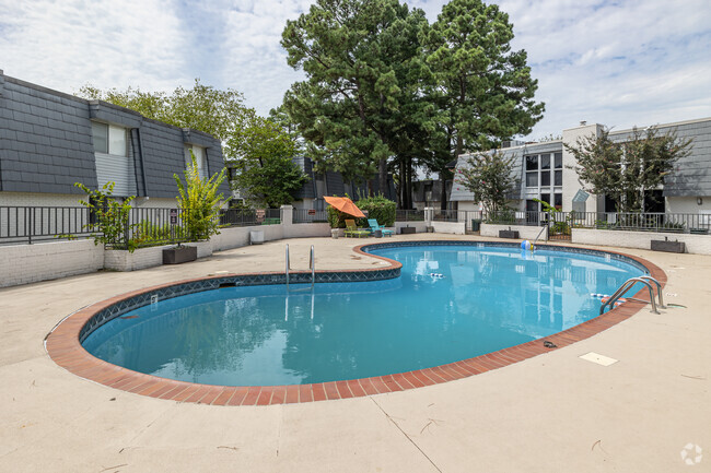 Pool - De Soto Park Apartments