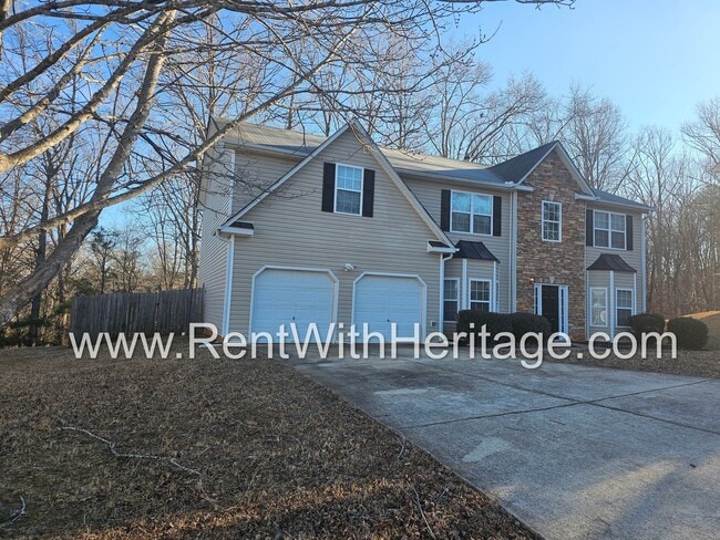 Foto del edificio - WOW!!...GORGEOUS!!..UPGRADES /AMAZING MASTER/ FENCED YD/ SWIM-TENNIS