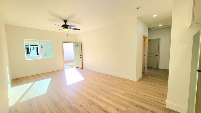 Foto del edificio - 1271 S Dandelion St