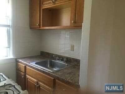 Foto del edificio - 425 Ridge Rd