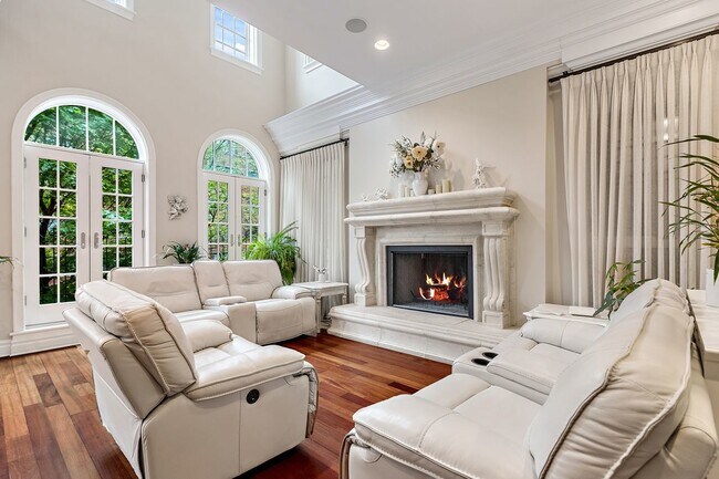 Foto del edificio - 332 W Oakdale Ave