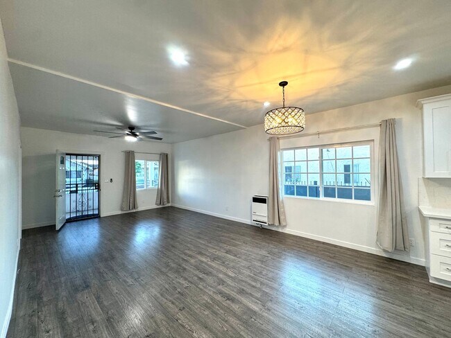 Foto del edificio - Renovated 3 bedroom 2 Bath house!