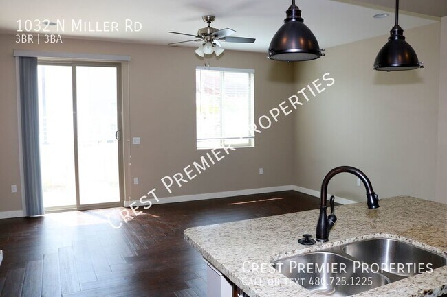 Building Photo - 1032 N Miller Rd