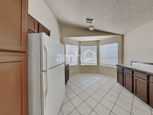 Foto del edificio - 6302 W Puget Ave