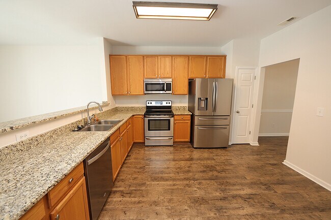 Building Photo - 336 Commons Dr
