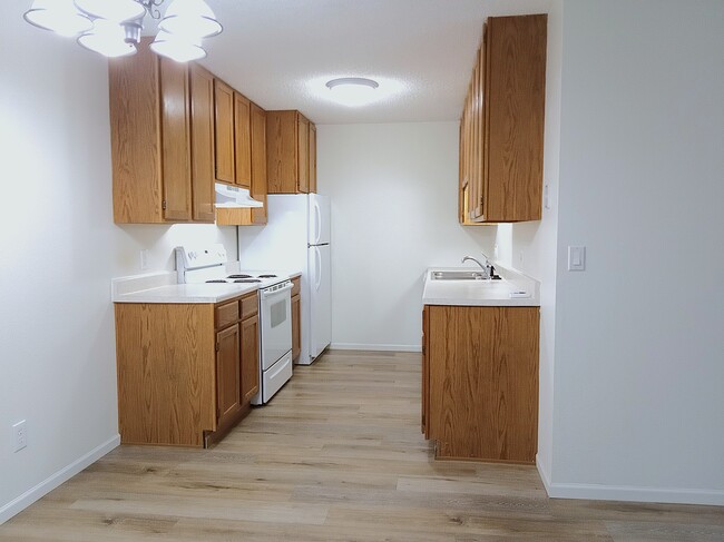 Kitchen & Dining - Regency Park North