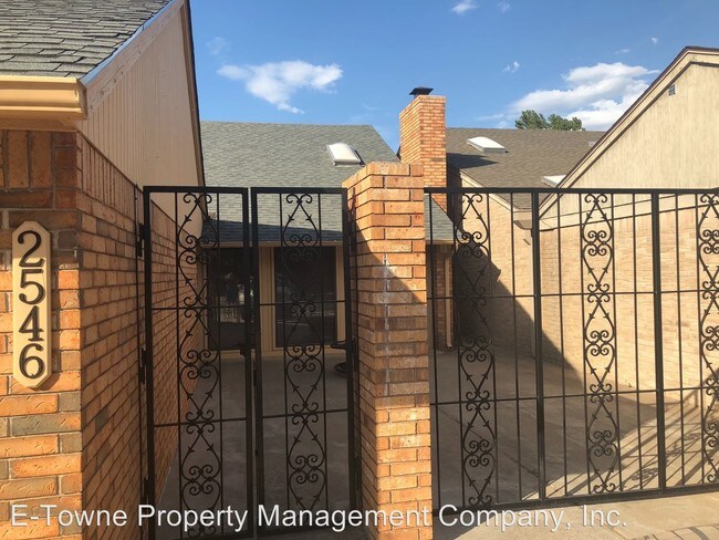 Foto del edificio - 4 br, 2.5 bath House - 2546 Homestead Road