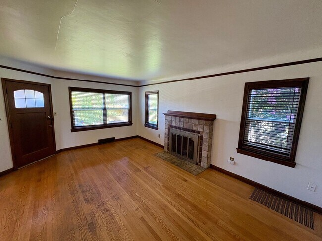 Foto del edificio - Loyal Heights Ballard Home