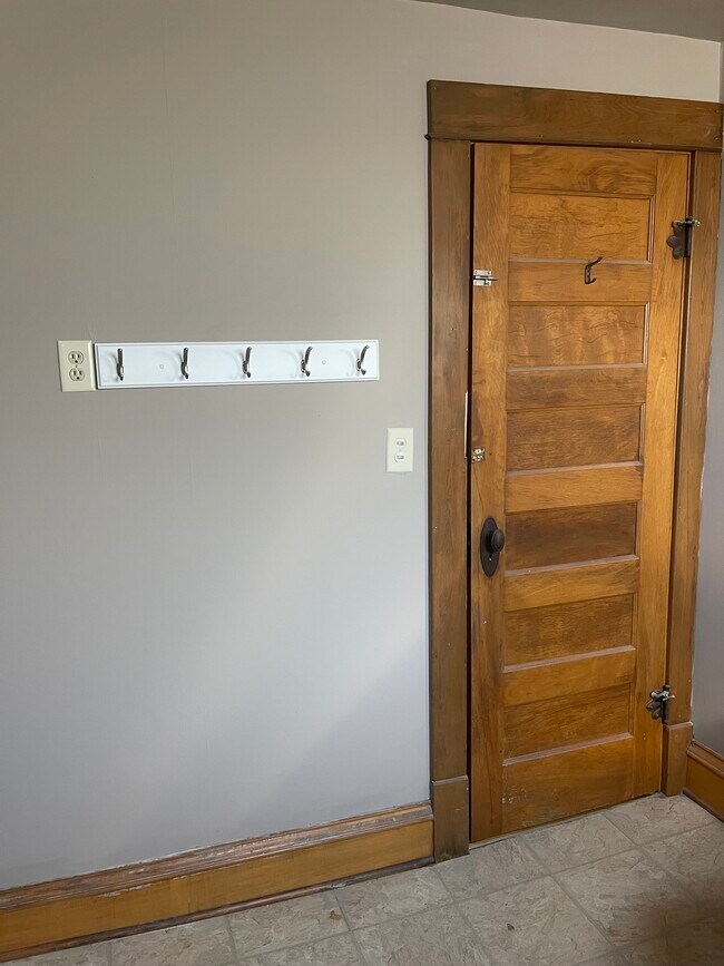 Foto del edificio - 13 E Melvin Ave