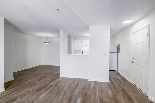2 habitaciones, 1 baño - 877 pies cuadrados - Cocina/Comedor Precio de mercado - Coppermine Run