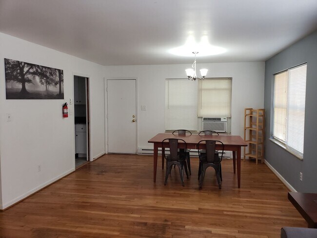 Foto del edificio - 3 Bedroom unit near ODU