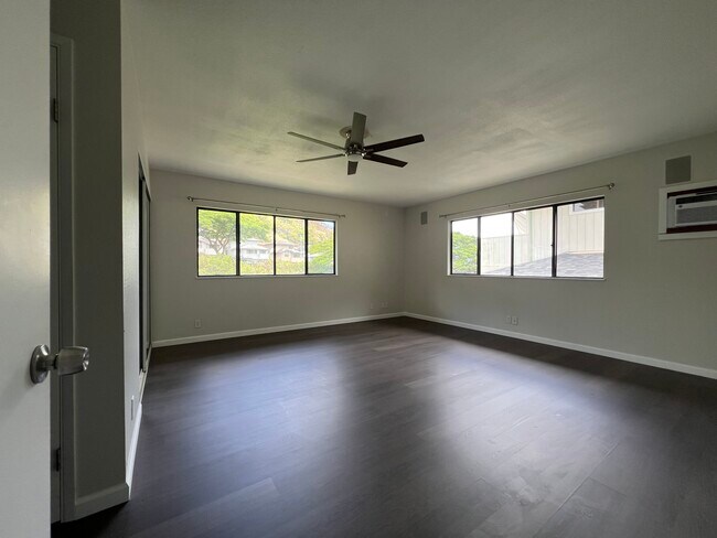 Building Photo - 99-853 Holoai St
