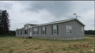 Building Photo - 4421 Tamarack Rd