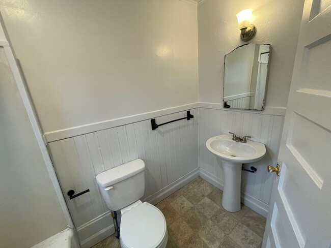 Foto del edificio - 720 Oak - 4 Unit Building