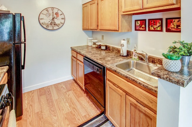 Building Photo - Rolling Ridge