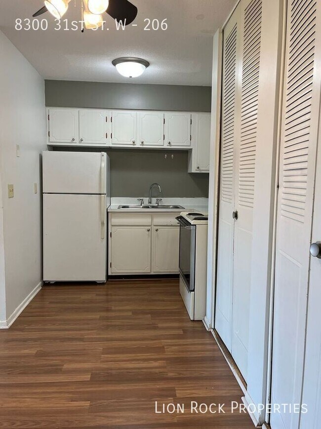 Foto del edificio - 8300 W 31st St
