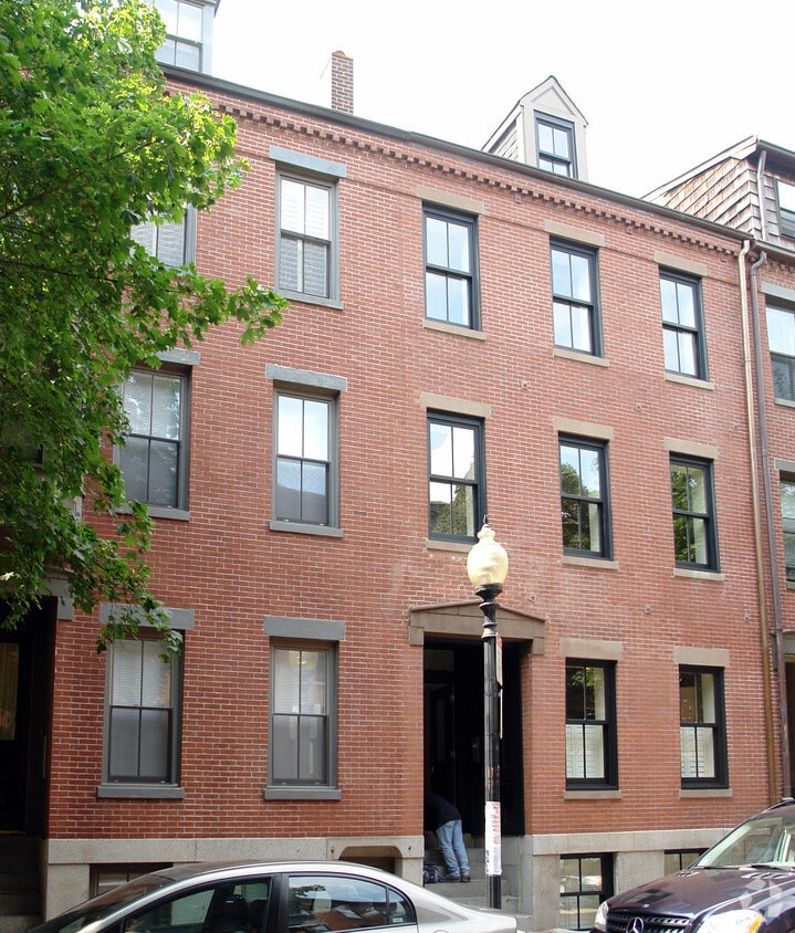 Building Photo - 24 Hanson St